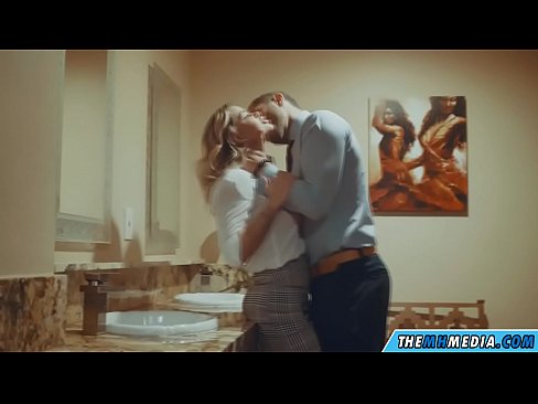 ❤️ När en bystig blondin förför dig på en offentlig toalett ❤️❌ Super sex at us sv.elitemangas.top ️❤